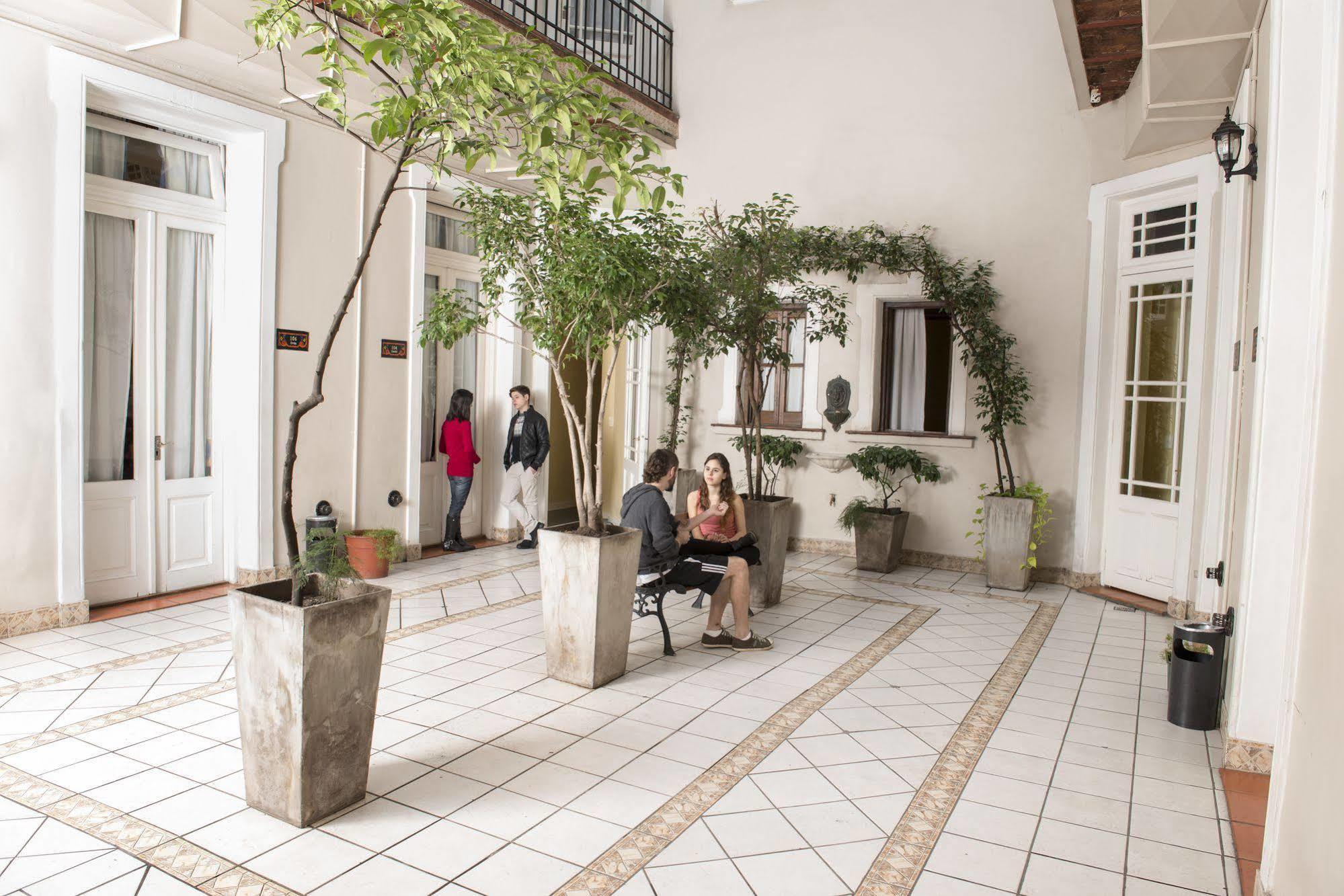 Milhouse Hostel Hipo Buenos Aires Exterior foto